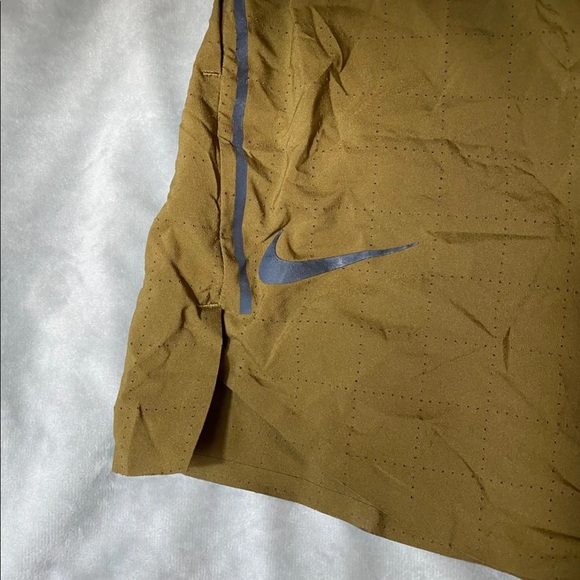 Nike Athletic Shorts (Men’s) - Picture 5 of 6